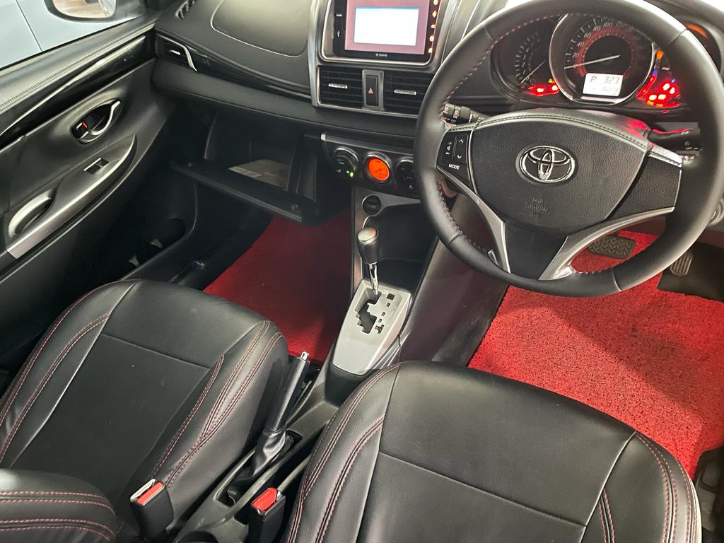 Toyota Yaris TRD Matic Tahun 2017 Warna Putih metalik kondisi Mulus Terawat Sangat istimewa km rendah   4